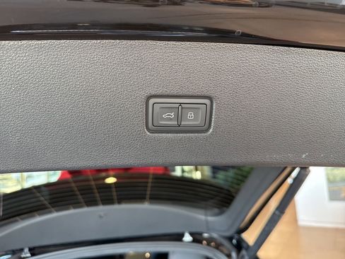 New 2026 Audi SQ8 Prestige image 11