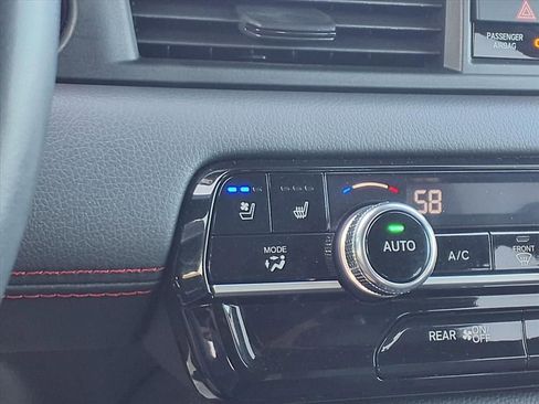 Used 2025 Honda Pilot Black Edition image 12