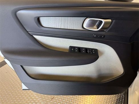 Used 2025 Volvo XC40 B5 Plus w/ Protection Package Premier image 20