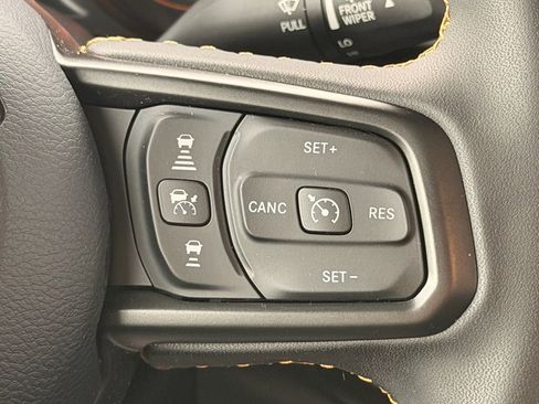 Used 2024 Jeep Gladiator Sport image 25