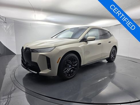 Certified 2026 BMW iX xDrive60 w/ M Sport Package AWD/4WD image 8
