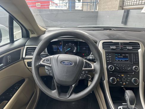 Used 2013 Ford Fusion SE FWD image 11
