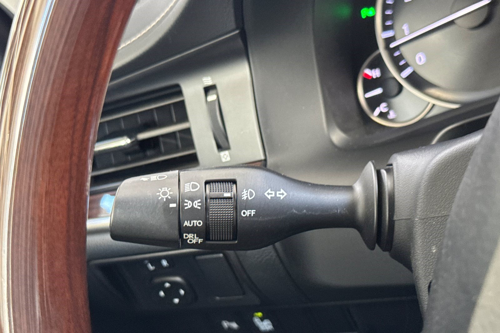 Used 2016 Lexus ES 350 w/ Navigation System Package FWD image 32