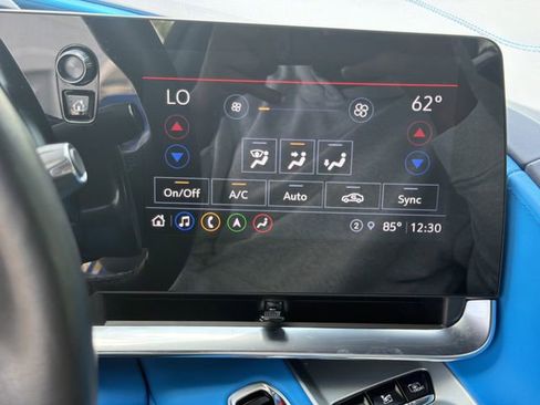Used 2021 Chevrolet Corvette Stingray Premium Cpe w/ Z51 Performance Package RWD image 4