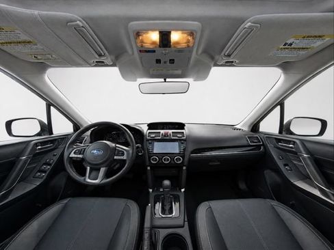 Used 2018 Subaru Forester 2.5i Touring AWD/4WD image 11