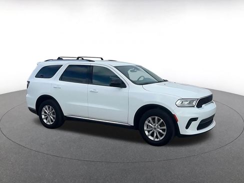 Used 2024 Dodge Durango SXT image 2