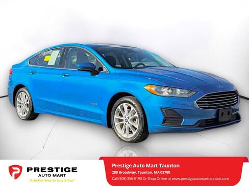 Used 2019 Ford Fusion SE image 1