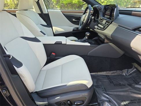 New 2025 Lexus ES 350 w/ Premium Package image 10