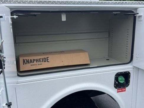 New 2025 Ford F450 XLT w/ XLT Value Package image 10