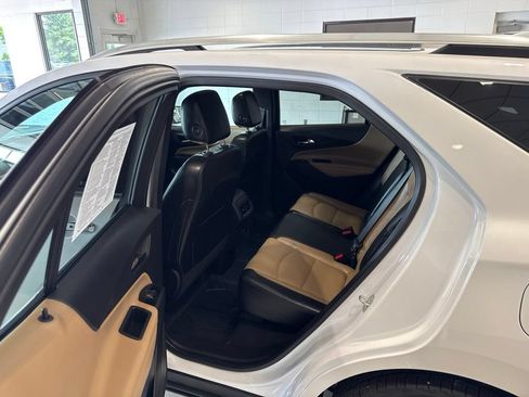Used 2023 Chevrolet Equinox Premier AWD/4WD image 19