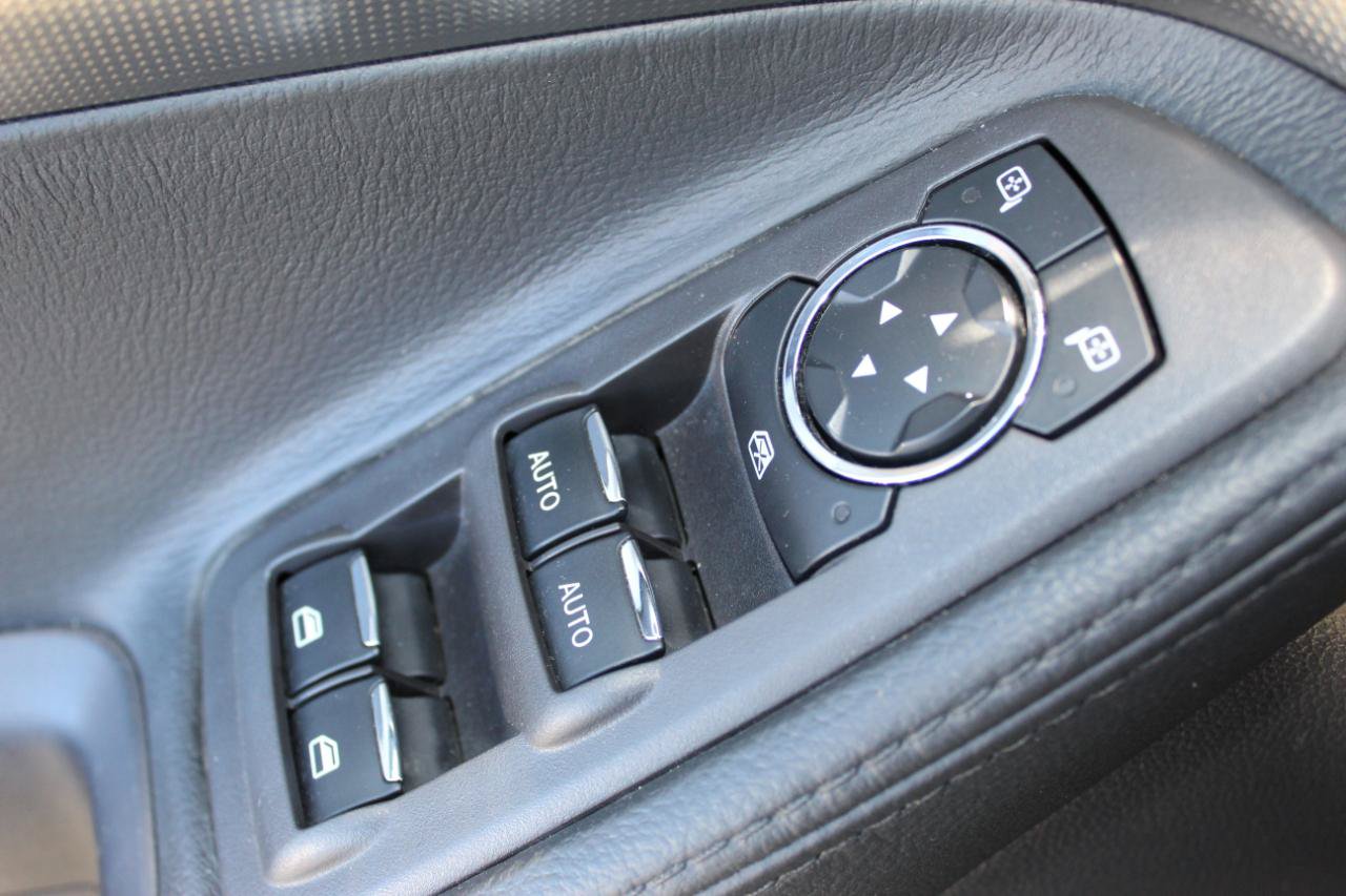 Used 2015 Ford Explorer XLT w/ Equipment Group 202A AWD/4WD image 28