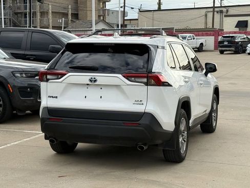 Used 2024 Toyota RAV4 XLE w/ Convenience Package AWD/4WD image 4
