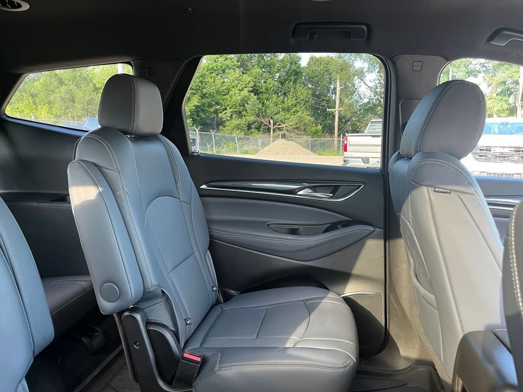 Used 2024 Buick Enclave Essence w/ Technology Package AWD/4WD image 39
