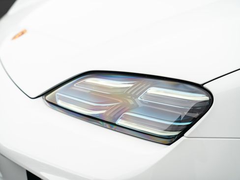 New 2026 Porsche Macan 4S Electric AWD/4WD image 30