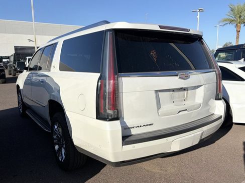 Used 2017 Cadillac Escalade ESV 4WD image 7