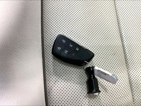 Used 2021 GMC Yukon Denali w/ Denali Premium Package AWD/4WD image 33