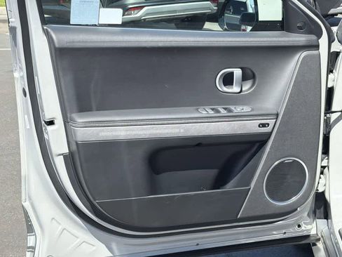 Used 2024 Hyundai Ioniq 5 Limited image 23