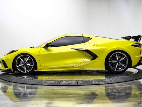 Used 2021 Chevrolet Corvette Stingray Premium Cpe w/ Z51 Performance Package RWD image 10