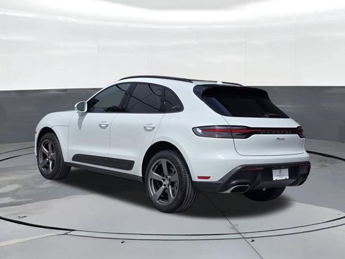 Used 2026 Porsche Macan AWD/4WD image 3