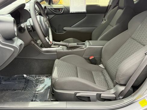 Certified 2023 Toyota GR86 w/ ALL Weather Mat Package (TMS) RWD image 18