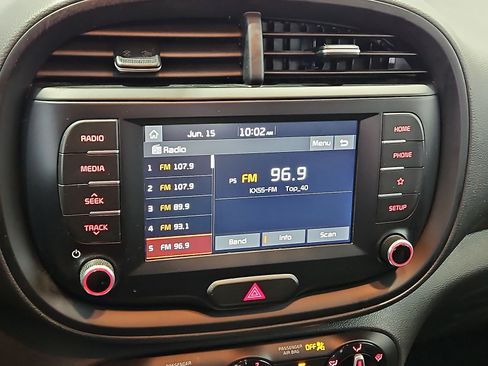 Used 2020 Kia Soul S FWD image 19