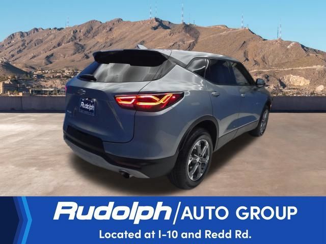 Used 2025 Chevrolet Blazer LT FWD image 5