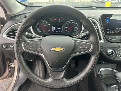 Used 2025 Chevrolet Malibu LT FWD image 19