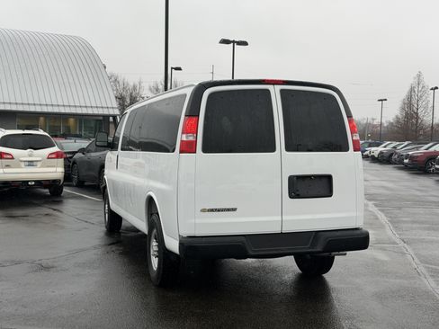 New 2025 Chevrolet Express 3500 LS image 7