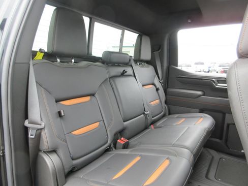 Used 2023 GMC Sierra 1500 AT4 w/ AT4 Premium Package AWD/4WD image 25