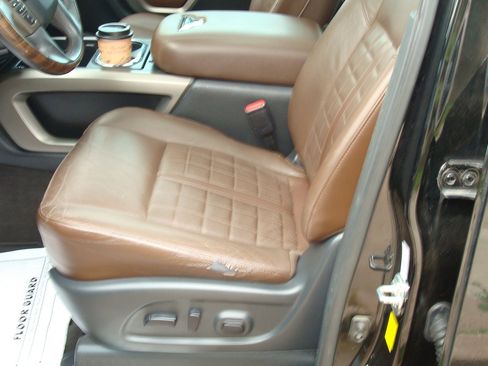 Used 2021 Nissan Titan Platinum Reserve w/ Moonroof Package image 8