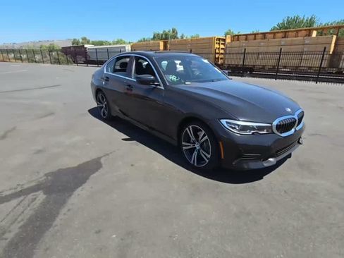 Used 2021 BMW 330e w/ Convenience Package RWD image 3