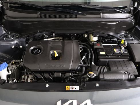 Used 2025 Kia Seltos S FWD image 19