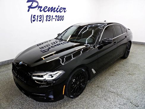 Used 2022 BMW 530i xDrive w/ Convenience Package AWD/4WD image 1