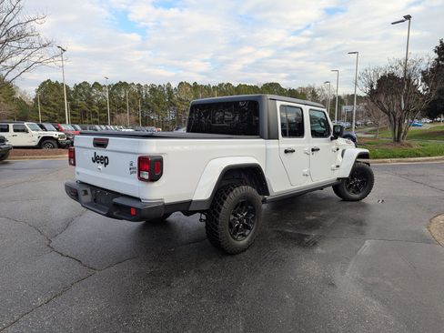 Used 2021 Jeep Gladiator Willys image 5