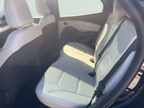 Used 2025 Ford Mustang Mach-E Premium image 9