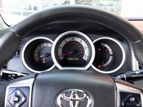 Used 2014 Toyota Tacoma PreRunner image 28