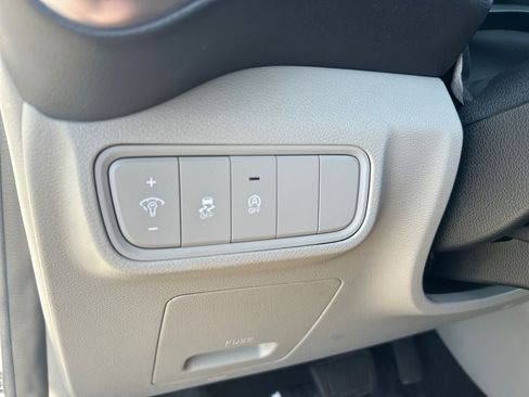 Used 2024 Kia Soul LX w/ Option Group 015 FWD image 19