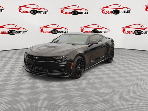 Used 2020 Chevrolet Camaro SS RWD image 4