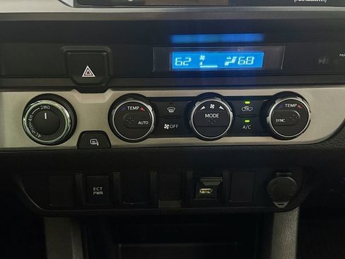 Used 2022 Toyota Tacoma SR w/ SX Package image 15