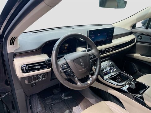 Used 2023 Lincoln Nautilus Reserve w/ Equipment Group 201A image 9