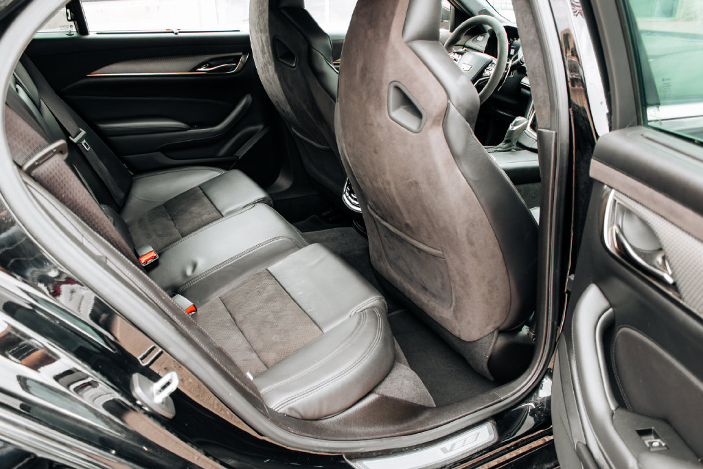 Used 2018 Cadillac CTS V w/ Carbon Fiber Package RWD image 33
