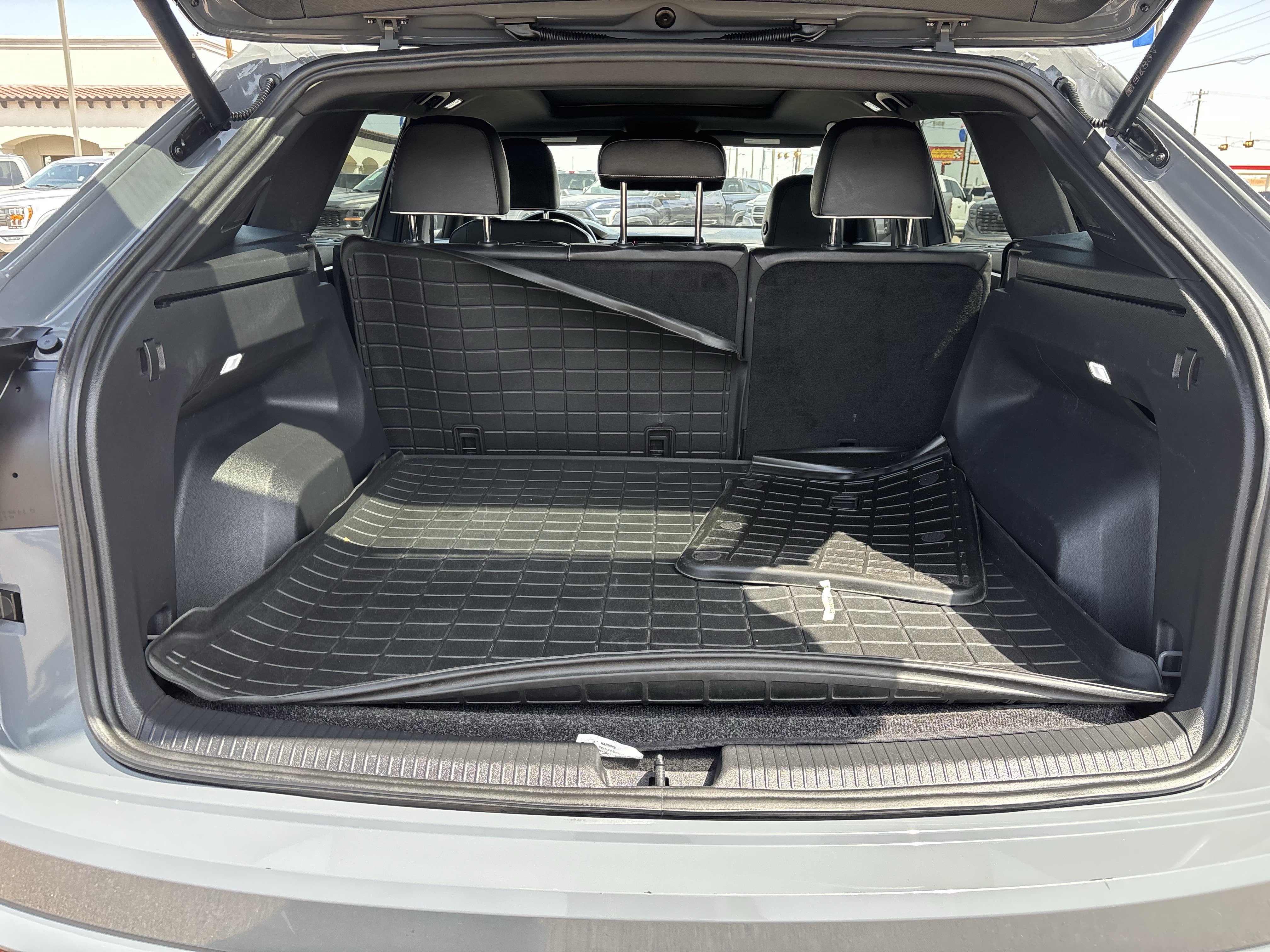 Used 2024 Volkswagen Atlas Cross Sport SEL Premium R-Line AWD/4WD image 18