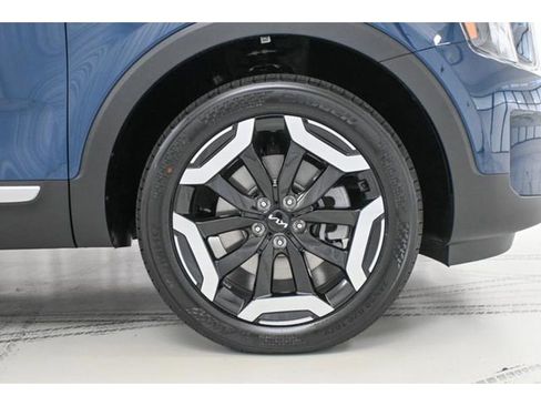 New 2025 Kia Telluride S image 8