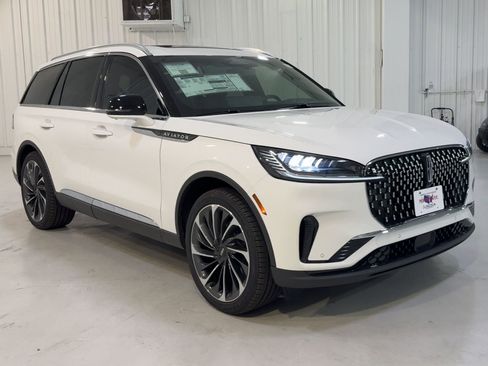 New 2025 Lincoln Aviator Reserve w/ Illumination Package image 3