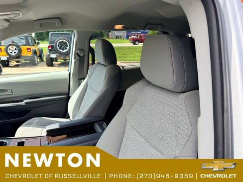 Used 2022 Toyota Sienna LE FWD image 14