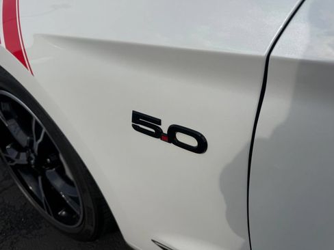 Used 2017 Ford Mustang GT Premium RWD image 11