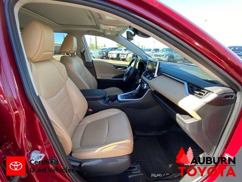Certified 2021 Toyota RAV4 XLE Premium AWD/4WD image 15