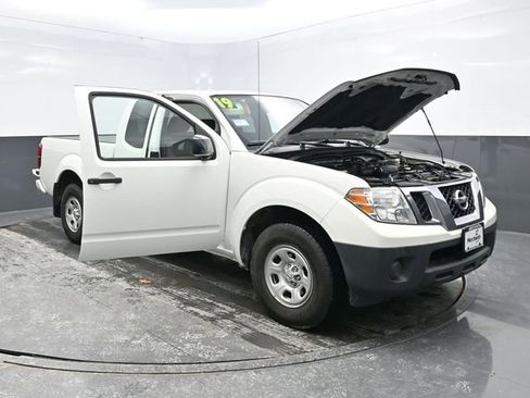 Used 2019 Nissan Frontier S image 33