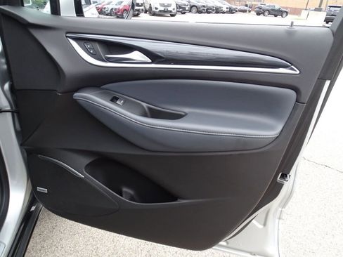 Used 2022 Buick Enclave Premium image 7