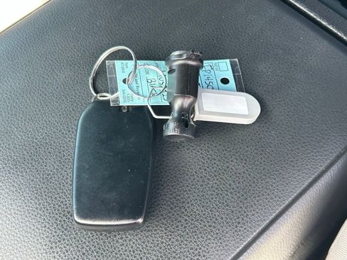 Used 2025 Toyota Tacoma TRD Sport image 72